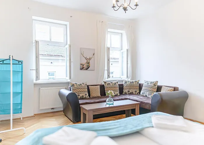 Simple 2-bedroom With King Beds & Wi-fi Viena