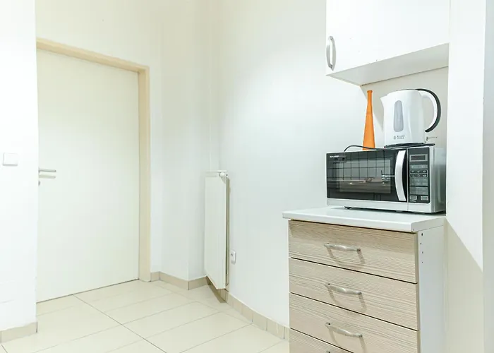 Simple 2-bedroom With King Beds & Wi-fi