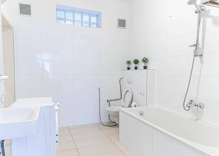 Apartamento Simple 2-bedroom With King Beds & Wi-fi Viena