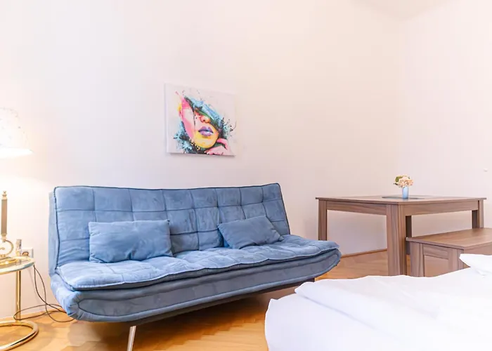 Simple 2-bedroom With King Beds & Wi-fi Viena